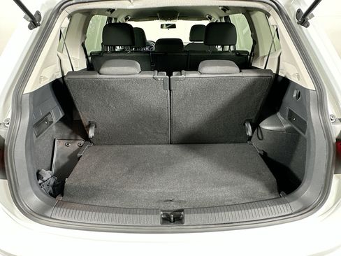 Used 2021 Volkswagen Tiguan S image 28