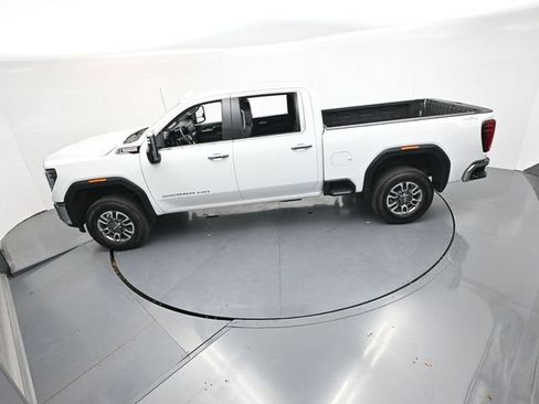 Used 2025 GMC Sierra 2500 SLT AWD/4WD image 41
