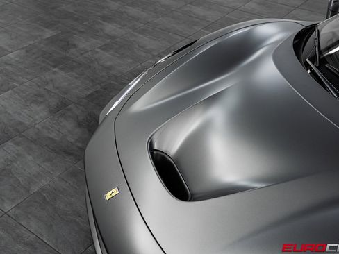 Used 2022 Ferrari F8 Tributo image 11
