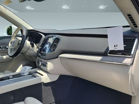 New 2024 Volvo XC90 T8 Ultimate w/ Protection Package Premier image 32