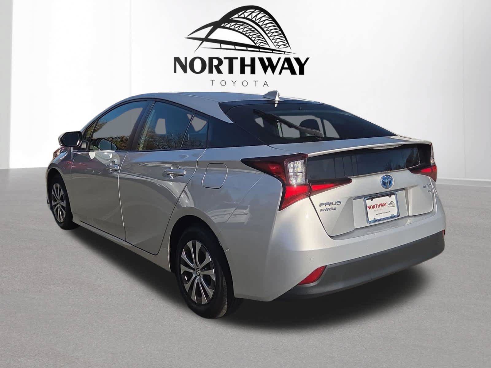 Used 2022 Toyota Prius XLE w/ Advanced Technology Package AWD/4WD image 6