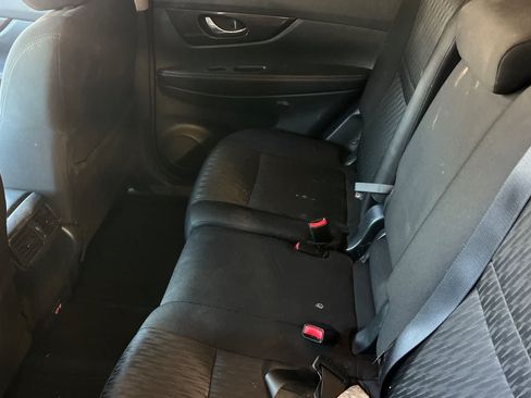 Used 2019 Nissan Rogue SV FWD image 5