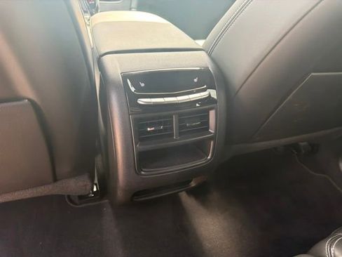 Certified 2025 Cadillac XT5 Sportv w/ Technology Package AWD/4WD image 12