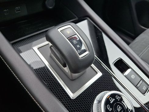 Used 2023 Mitsubishi Outlander SE AWD/4WD image 13
