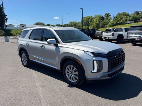 Used 2025 Hyundai Palisade SEL FWD image 2