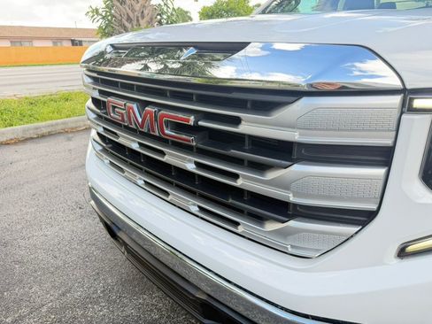 Used 2023 GMC Sierra 1500 SLE RWD image 12
