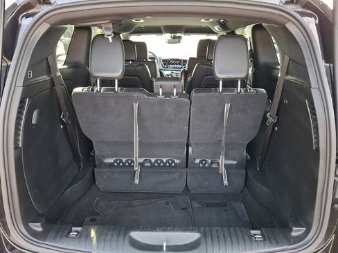 Used 2025 Chrysler Pacifica Select FWD image 28
