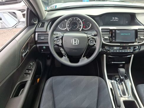 Used 2017 Honda Accord EX image 11