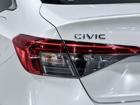 Used 2023 Honda Civic EX image 12