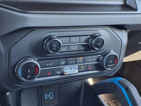 Used 2022 Ford Bronco Black Diamond image 13