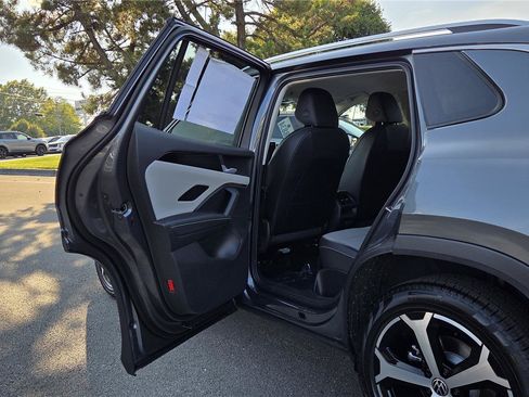 New 2026 Volkswagen Tiguan SE AWD/4WD image 23