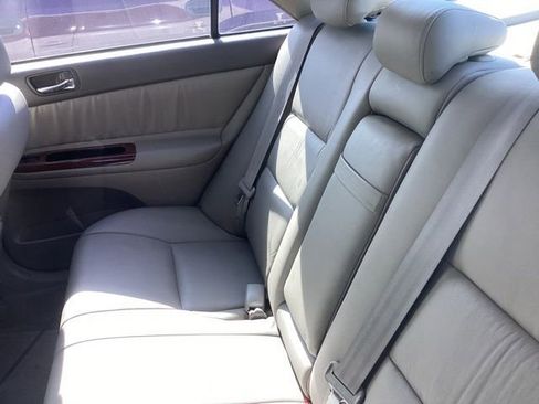Used 2005 Toyota Camry LE FWD image 13