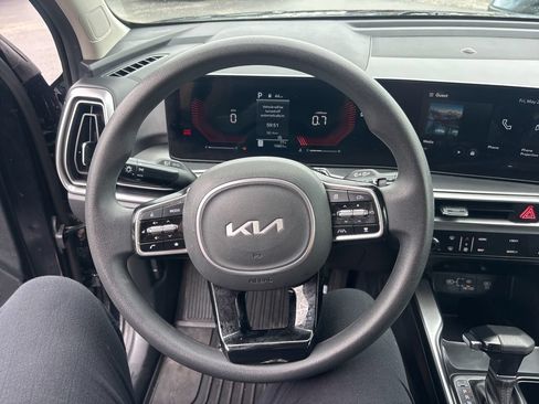 Used 2025 Kia Sorento LX FWD image 22