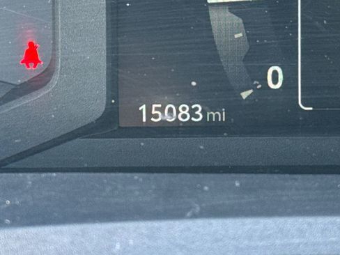 Certified 2025 Toyota Tacoma SR5 image 27