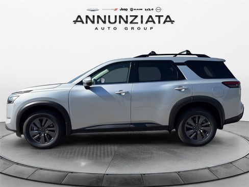 New 2025 Nissan Pathfinder SV image 2