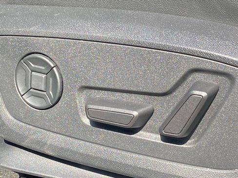 Used 2023 Audi Q4 e-tron Premium Plus w/ Premium Plus image 11