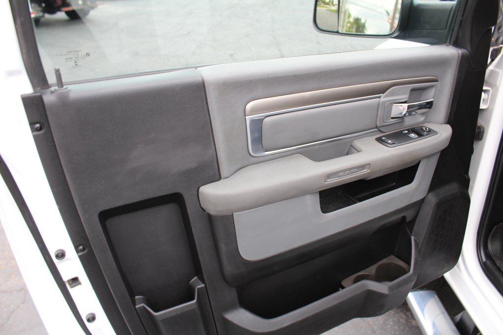 Used 2018 RAM 3500 Tradesman w/ Chrome Appearance Group AWD/4WD image 16