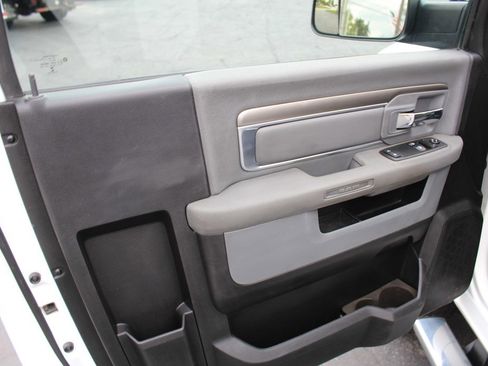 Used 2018 RAM 3500 Tradesman w/ Chrome Appearance Group AWD/4WD image 16