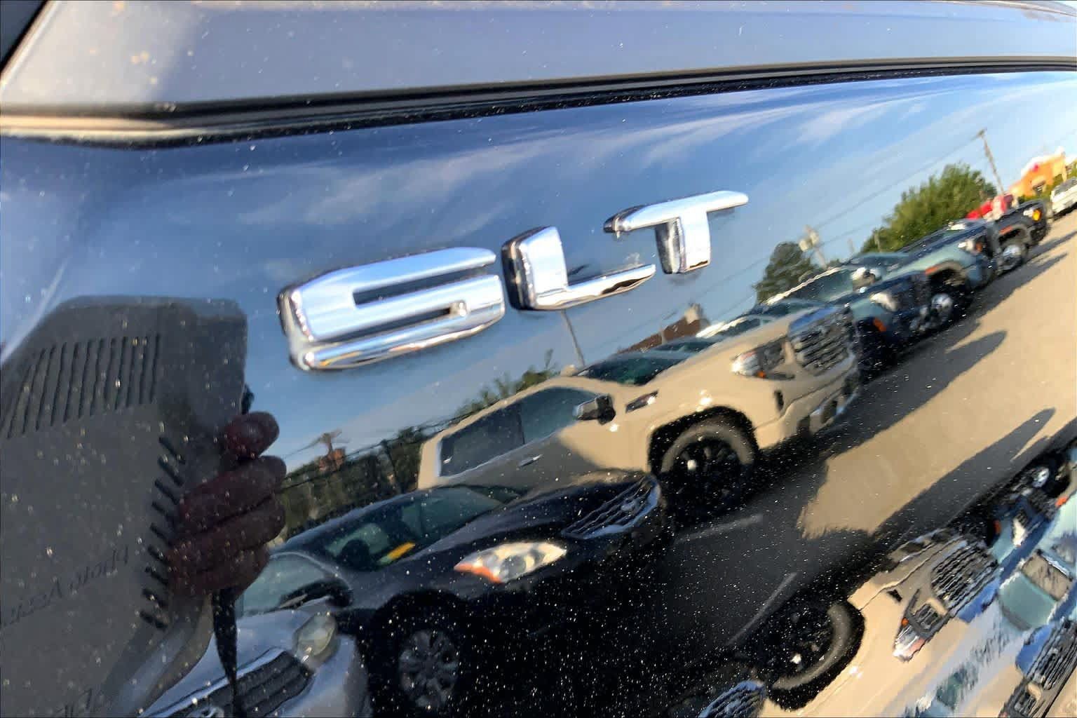Used 2022 GMC Terrain SLT AWD/4WD image 10