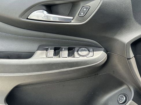 Used 2025 Buick Envista Sport Touring w/ Convenience I Package FWD image 21