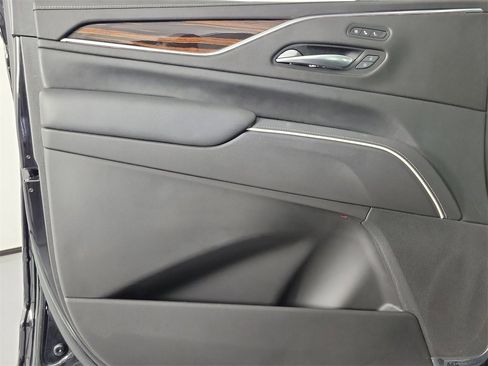 Certified 2022 Cadillac Escalade Premium Luxury w/ Performance Package image 20