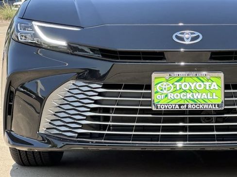 Used 2026 Toyota Camry XLE FWD image 8