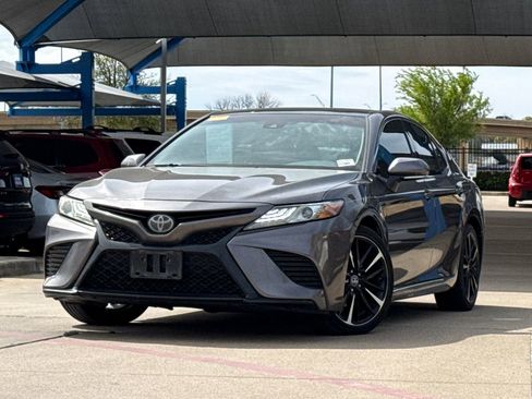 Used 2019 Toyota Camry XSE image 1