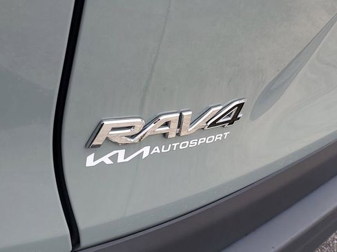 Used 2022 Toyota RAV4 XLE Premium AWD/4WD image 28