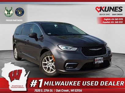 Used 2023 Chrysler Pacifica Touring-L