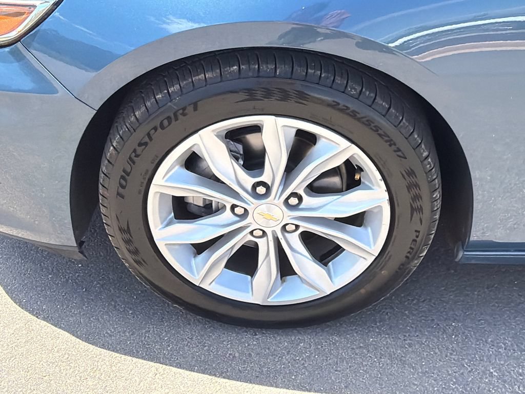 Used 2025 Chevrolet Malibu LT FWD image 11