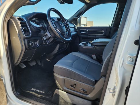 Used 2024 RAM 3500 Big Horn image 17