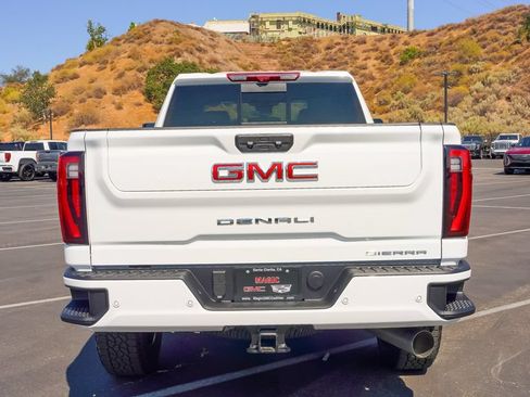 New 2026 GMC Sierra 2500 Denali w/ Denali Reserve Package AWD/4WD image 9