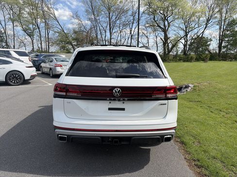 New 2026 Volkswagen Atlas Peak Edition AWD/4WD image 5