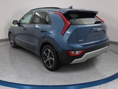 Used 2023 Kia Niro EX FWD image 7
