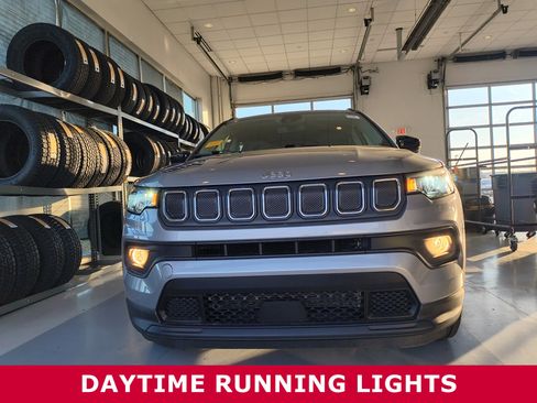 Used 2022 Jeep Compass Latitude image 29