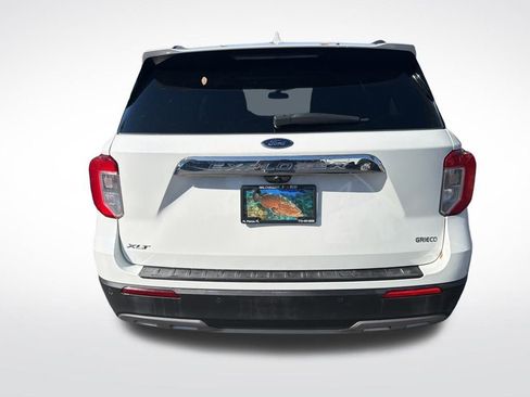 Used 2021 Ford Explorer XLT w/ Equipment Group 202A image 7