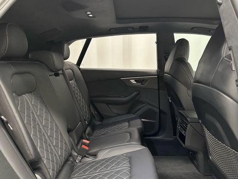 Used 2024 Audi SQ8 Prestige image 20