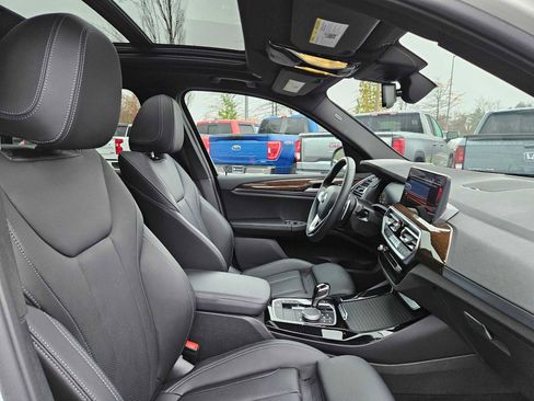 Used 2024 BMW X3 xDrive30i image 11