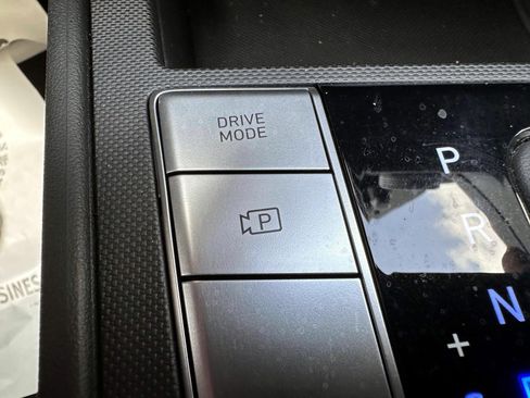Used 2023 Hyundai Elantra SE FWD image 25