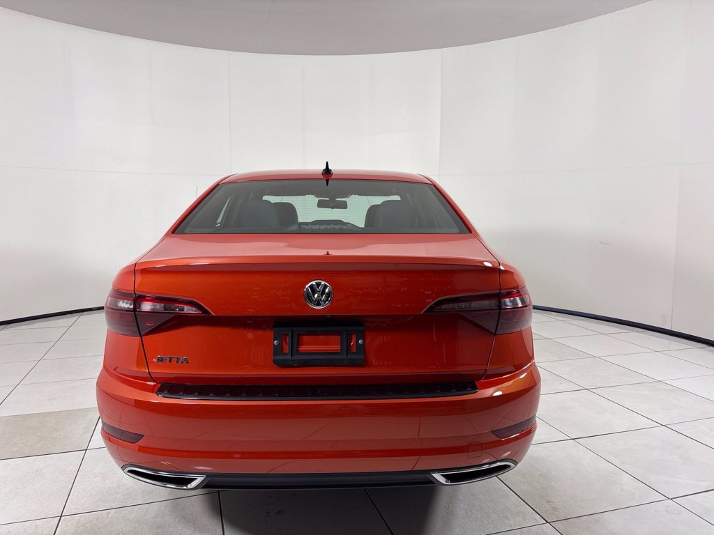 Used 2021 Volkswagen Jetta R-Line w/ R-Line Cold Weather Package FWD image 4