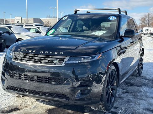 Used 2025 Land Rover Range Rover Sport SE image 7