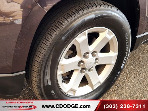 Used 2016 GMC Acadia SLE AWD/4WD image 24