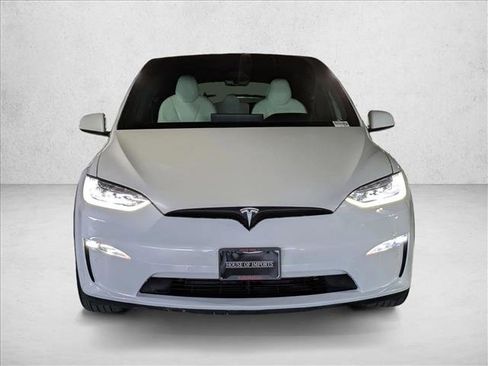 Used 2022 Tesla Model X image 2