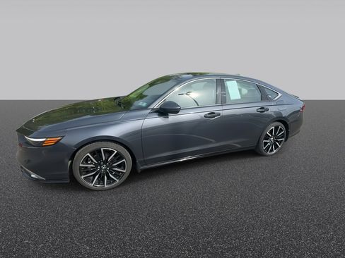 Used 2023 Honda Accord Touring image 5