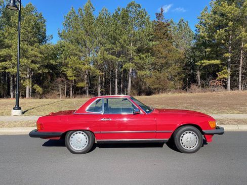 Used 1988 Mercedes-Benz 560 SL image 18