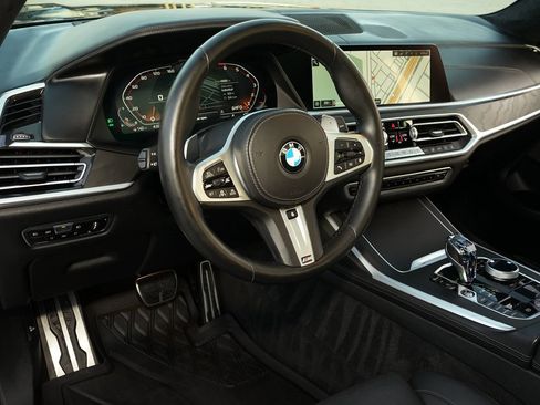 Used 2021 BMW X7 M50i image 8