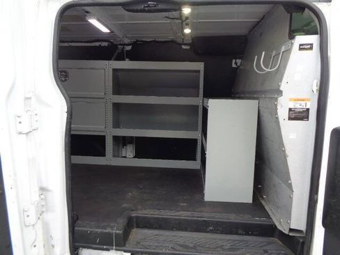Used 2018 Ford Transit 250 130 Low Roof RWD image 9