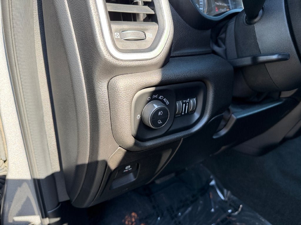 Used 2019 RAM 1500 Big Horn AWD/4WD image 20