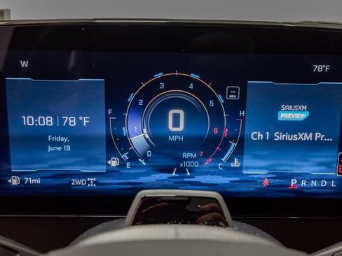 Used 2024 Chevrolet Traverse Z71 w/ Enhanced Driving Package AWD/4WD image 16