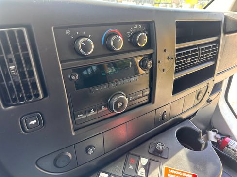 Used 2014 Chevrolet Express 3500 RWD image 14